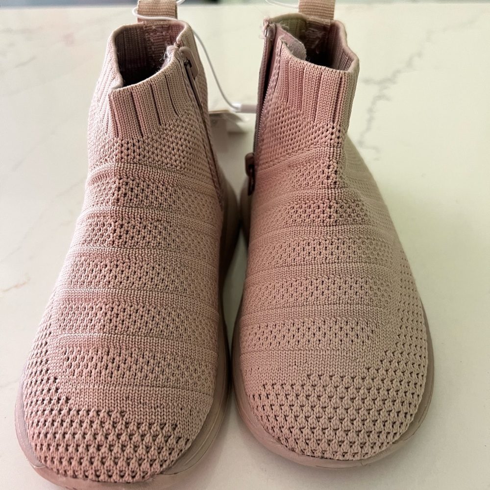 NWT zara urban sneakers for girls in mauve